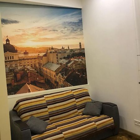 Apartment On Khorvatska Street Львов Экстерьер фото