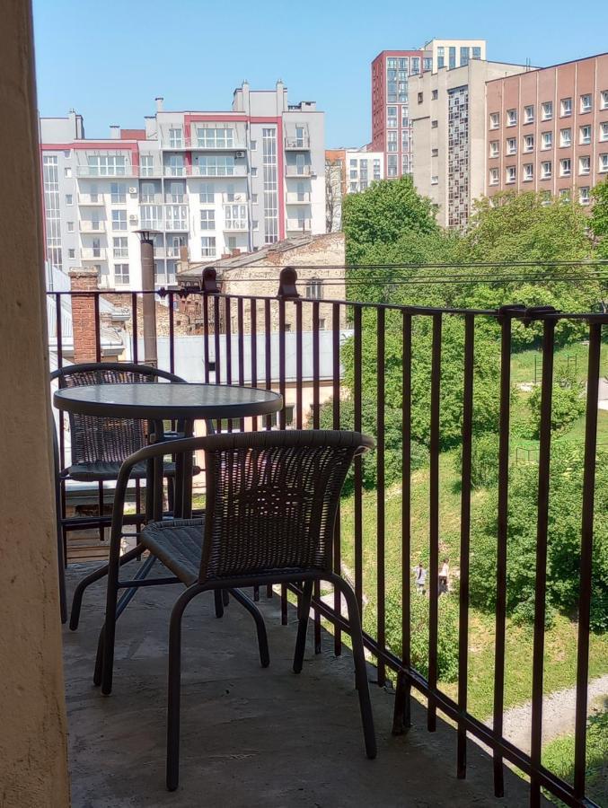 Apartment On Khorvatska Street Львов Экстерьер фото