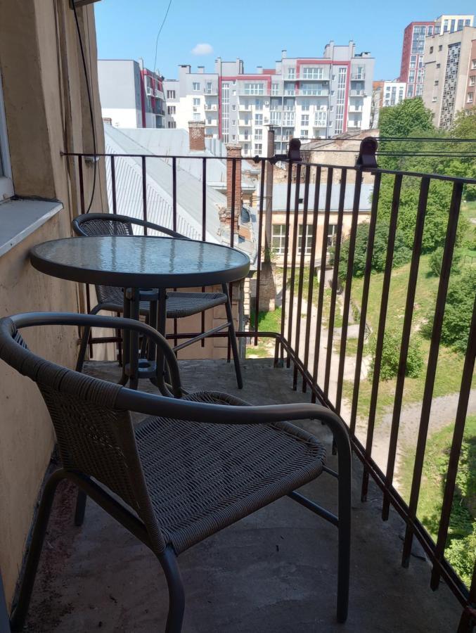 Apartment On Khorvatska Street Львов Экстерьер фото