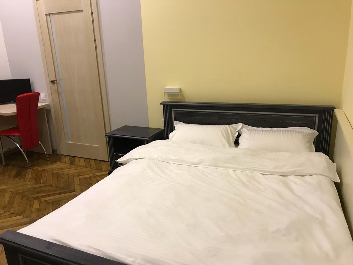 Apartment On Khorvatska Street Львов Экстерьер фото